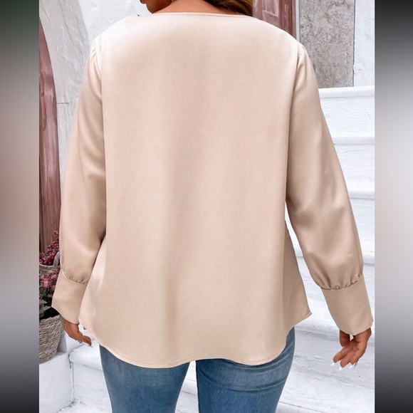 Luxe plus size draped front blouse - Picture 5 of 9